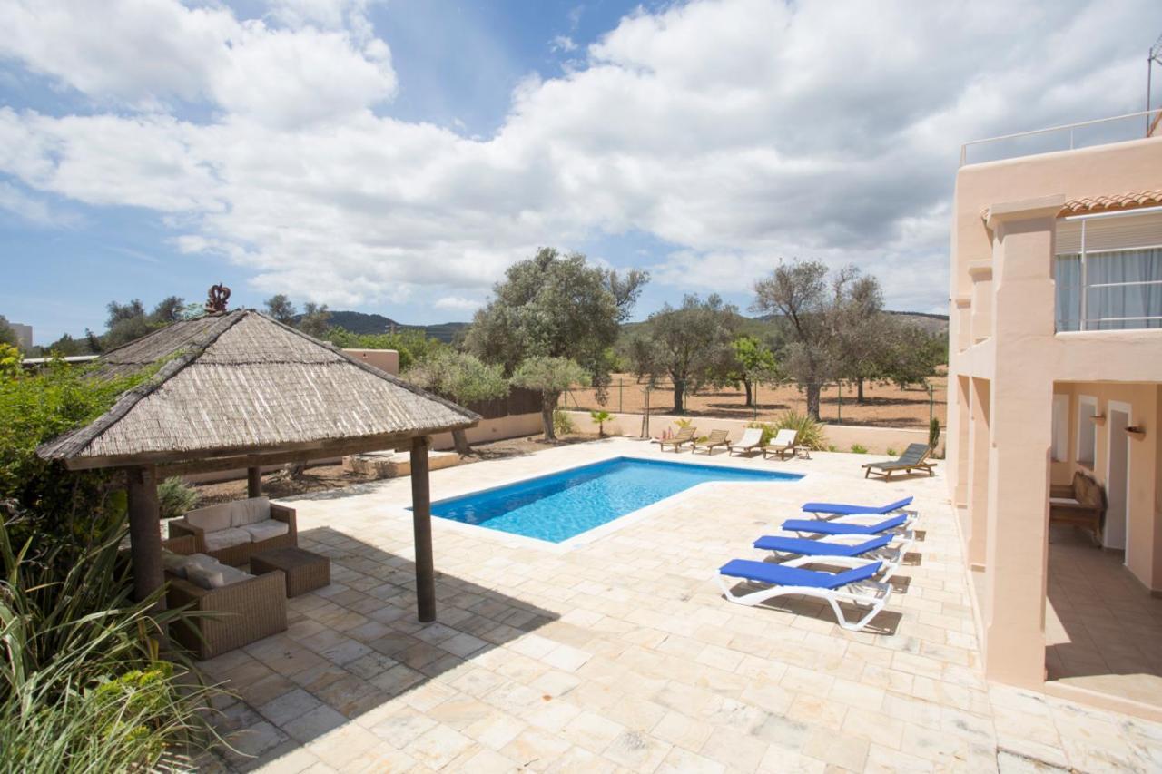 Villa Tom Is Near To Playa Den Bossa Sant Jordi de ses Salines Екстериор снимка